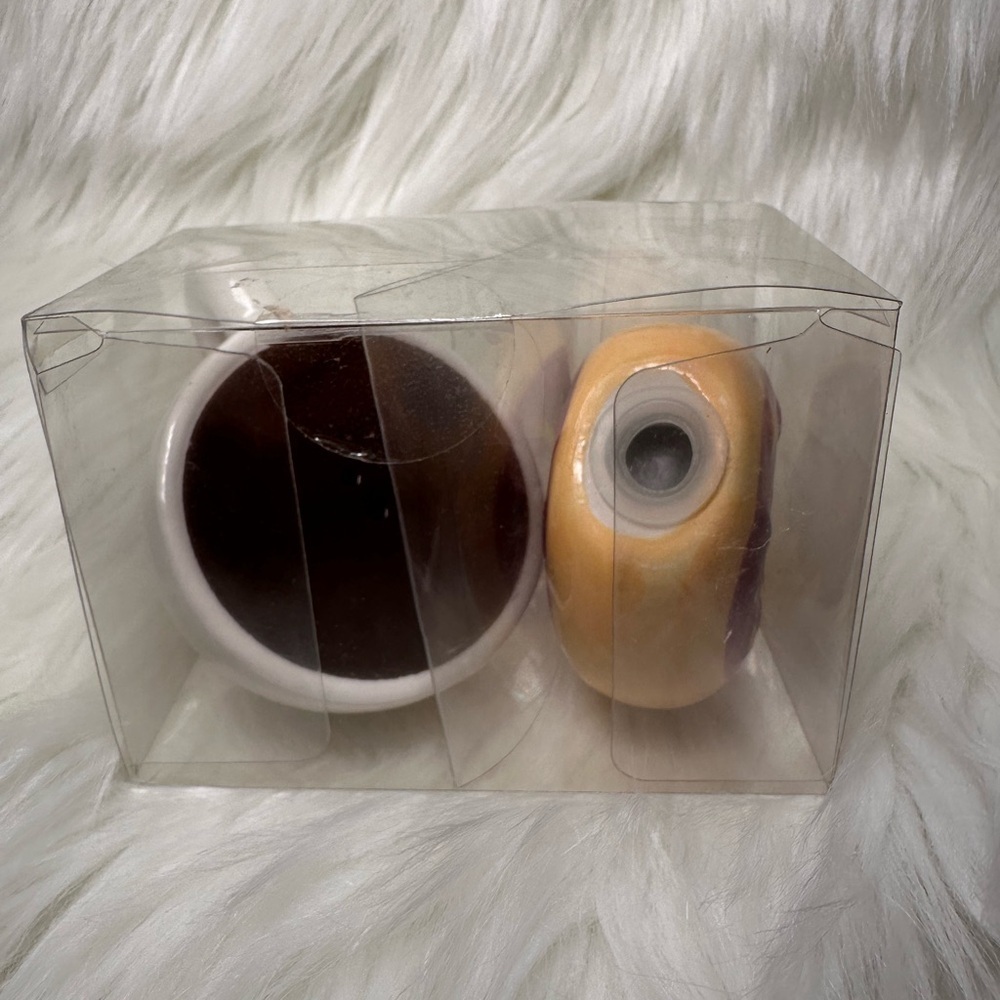 Target Donut Set and Coffee Salt & Pepper shakers and felt Donut - Picture 4 of 7